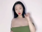 欣妹妹抖奶熱舞 摩托搖