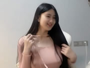 超美又清純很愛笑的美少女下海直播